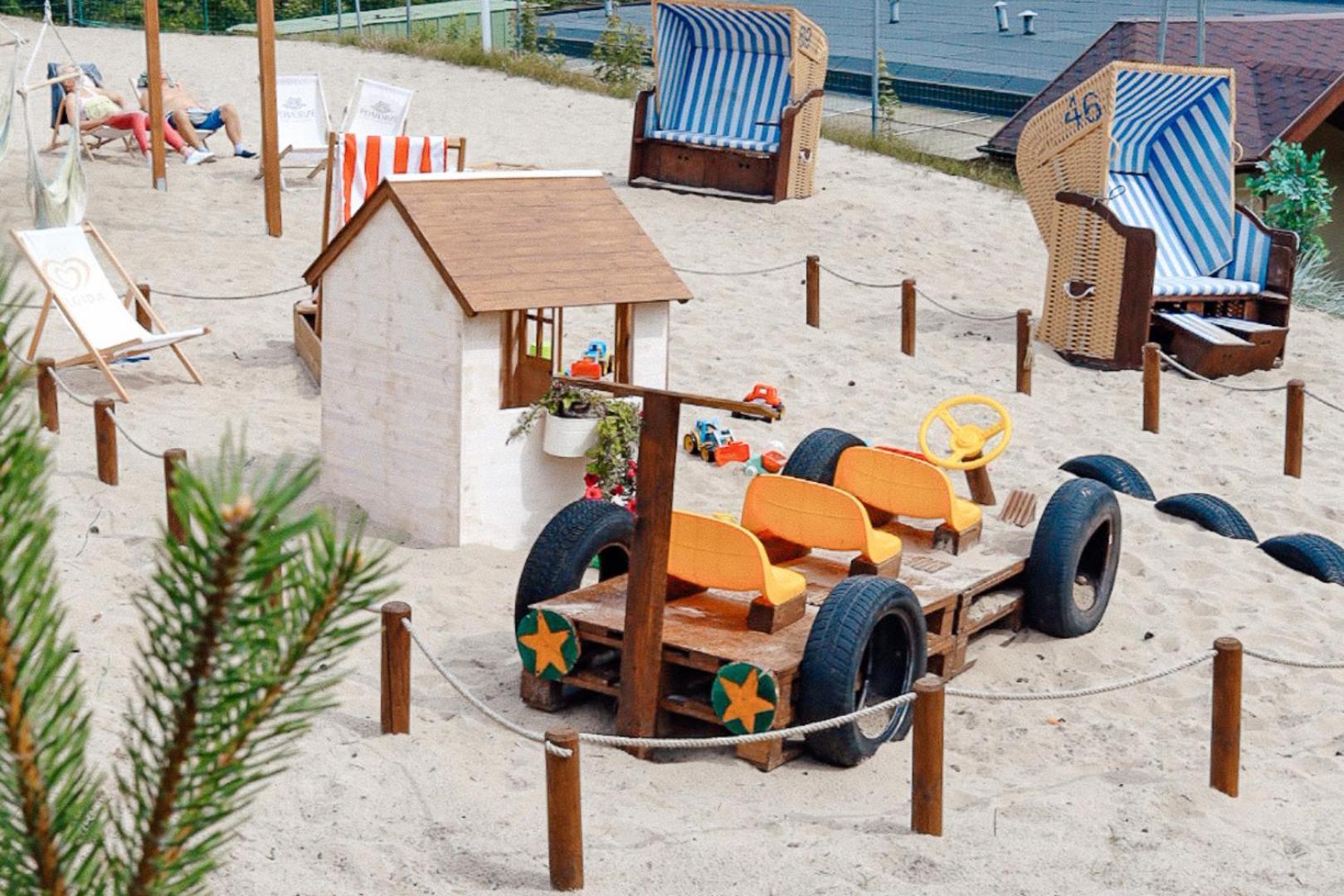 Forest Family Resort - Domki Caloroczne Ustka Ngoại thất bức ảnh